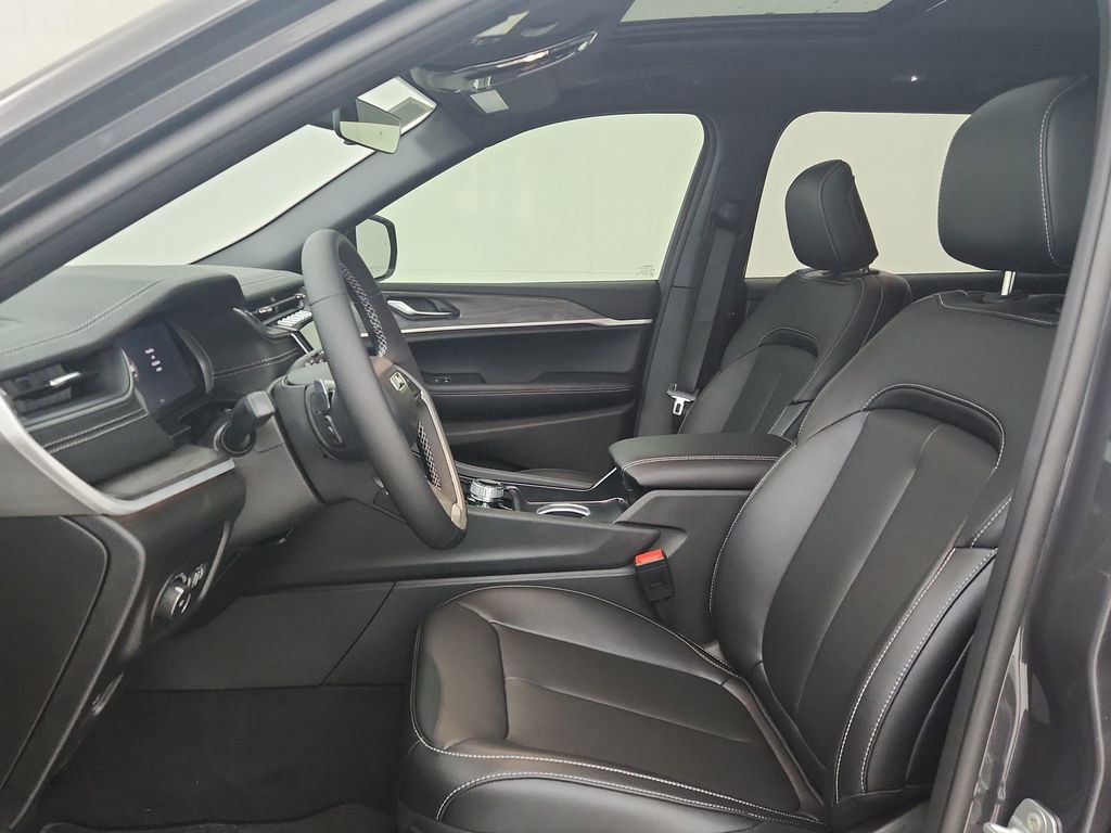 New 2025 Jeep Grand Cherokee L Limited w/ Black Appearance Package image 3