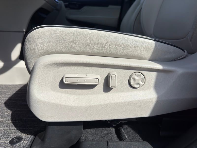 Used 2025 Honda Odyssey Touring image 11