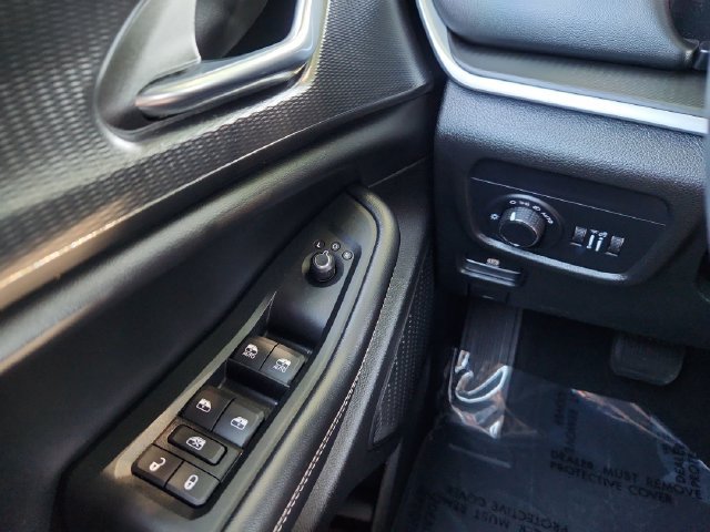 Used 2025 Jeep Grand Cherokee L Laredo w/ Luxury Tech Group I AWD/4WD image 37