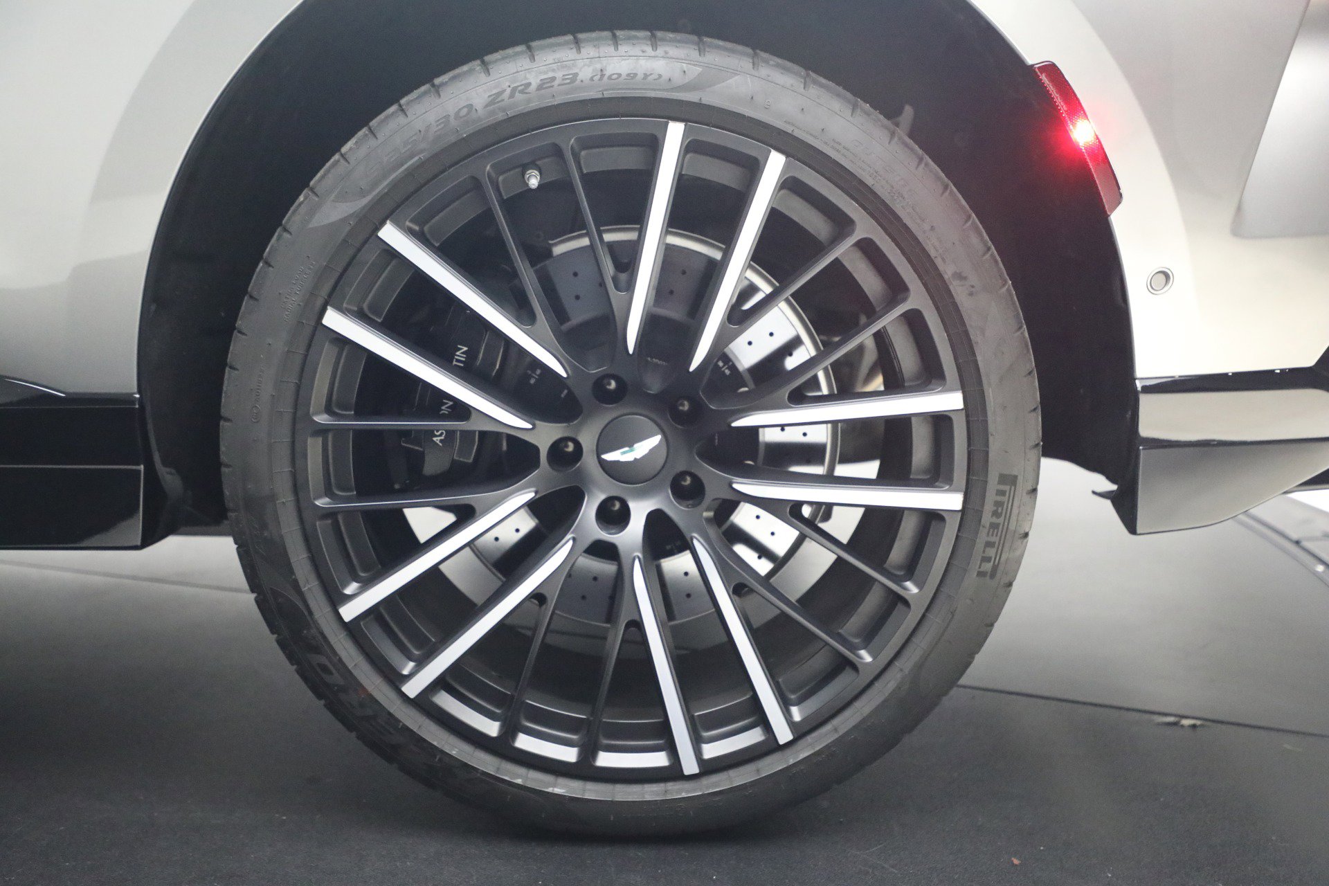 Used 2023 Aston Martin DBX 707 image 28