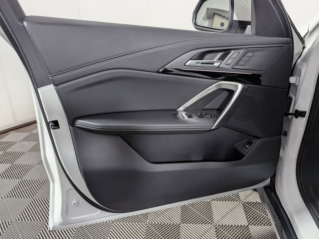 Used 2025 BMW X1 xDrive28i w/ Technology Package image 13