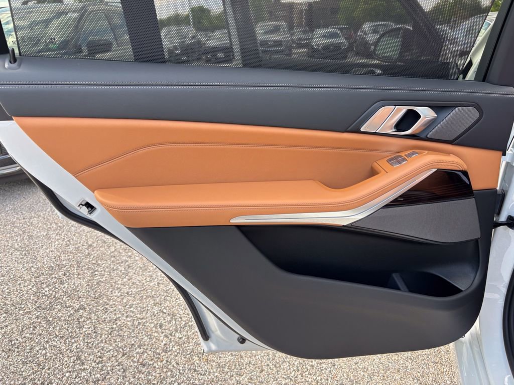 New 2026 BMW X7 xDrive40i AWD/4WD image 36