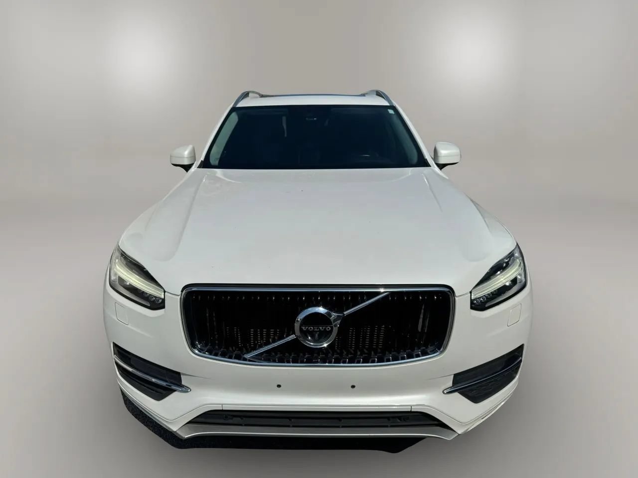 Used 2017 Volvo XC90 T6 Momentum w/ Vision Package AWD/4WD image 3