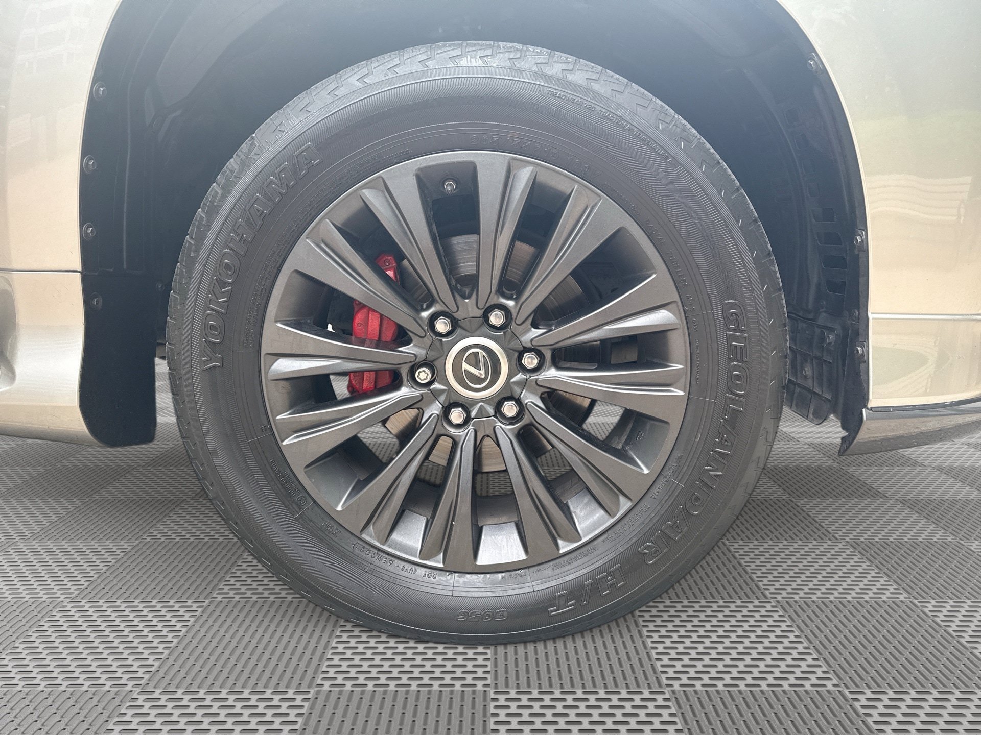 Used 2020 Lexus GX 460 Luxury w/ Luxury Sport Package AWD/4WD image 31