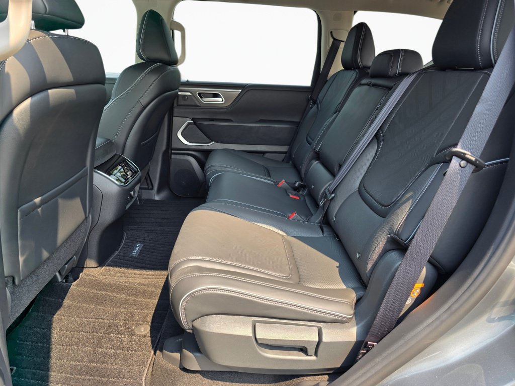 New 2026 INFINITI QX80 Luxe w/ Cargo Package AWD/4WD image 18