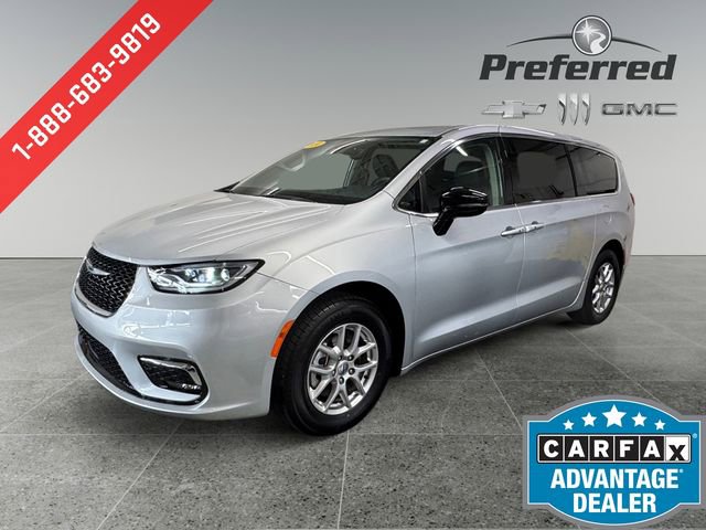 Used 2024 Chrysler Pacifica Touring-L FWD image 11