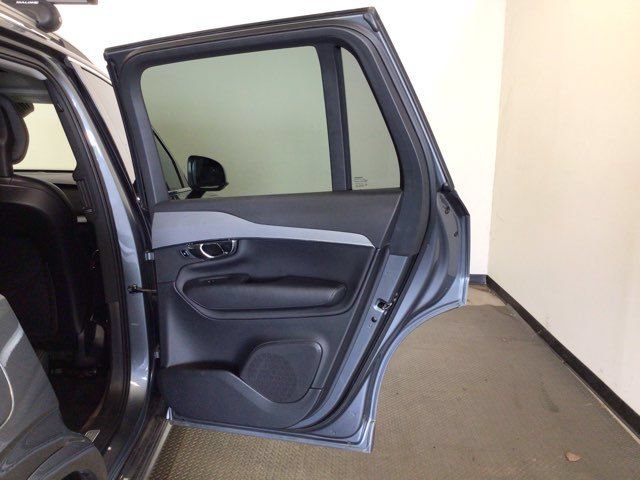 Used 2016 Volvo XC90 T8 Momentum w/ Vision Package AWD/4WD image 12