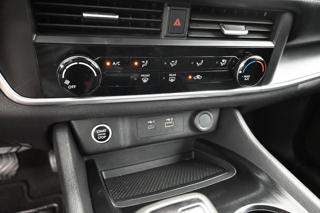 Used 2023 Nissan Rogue S FWD image 18