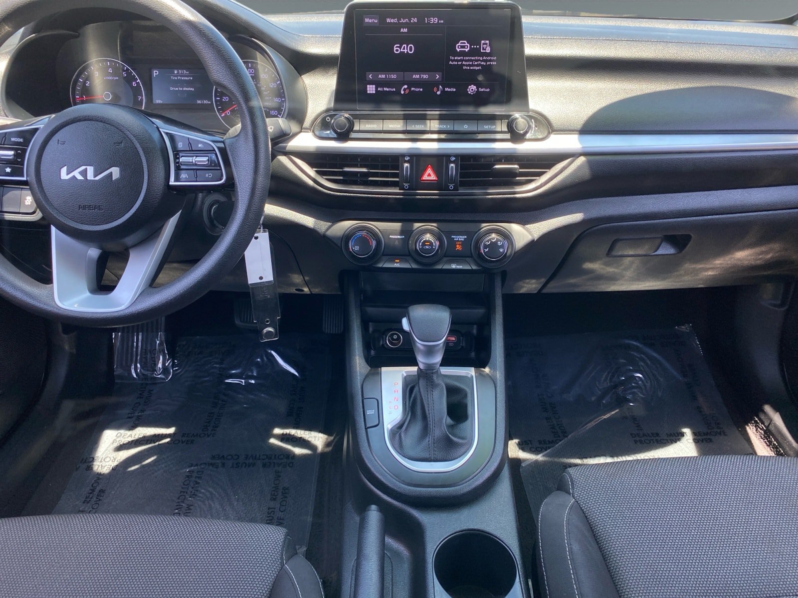 Used 2024 Kia Forte LXS w/ LXS Technology Package FWD image 11