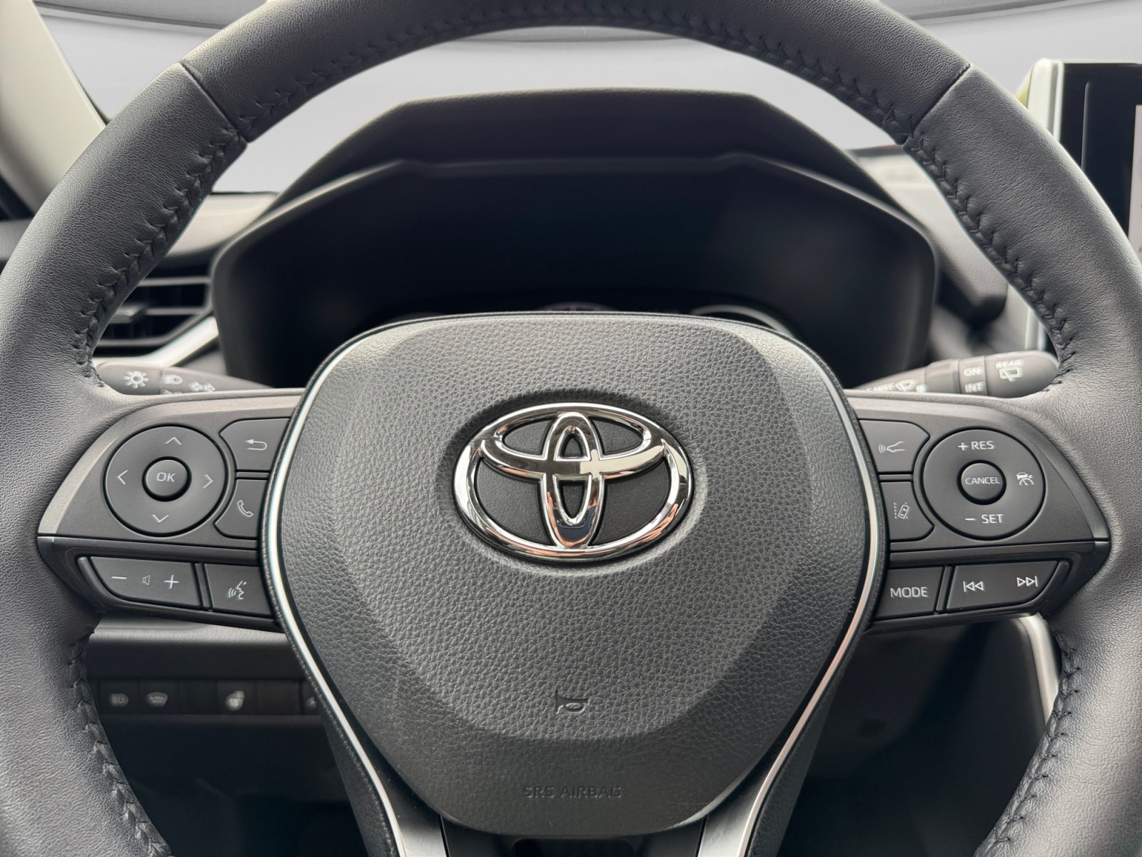 Used 2023 Toyota RAV4 XLE w/ Convenience Package AWD/4WD image 19