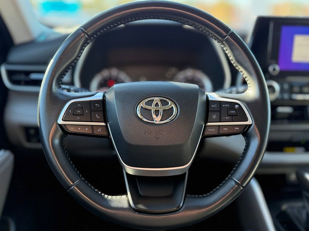 Certified 2025 Toyota Highlander XLE image 14