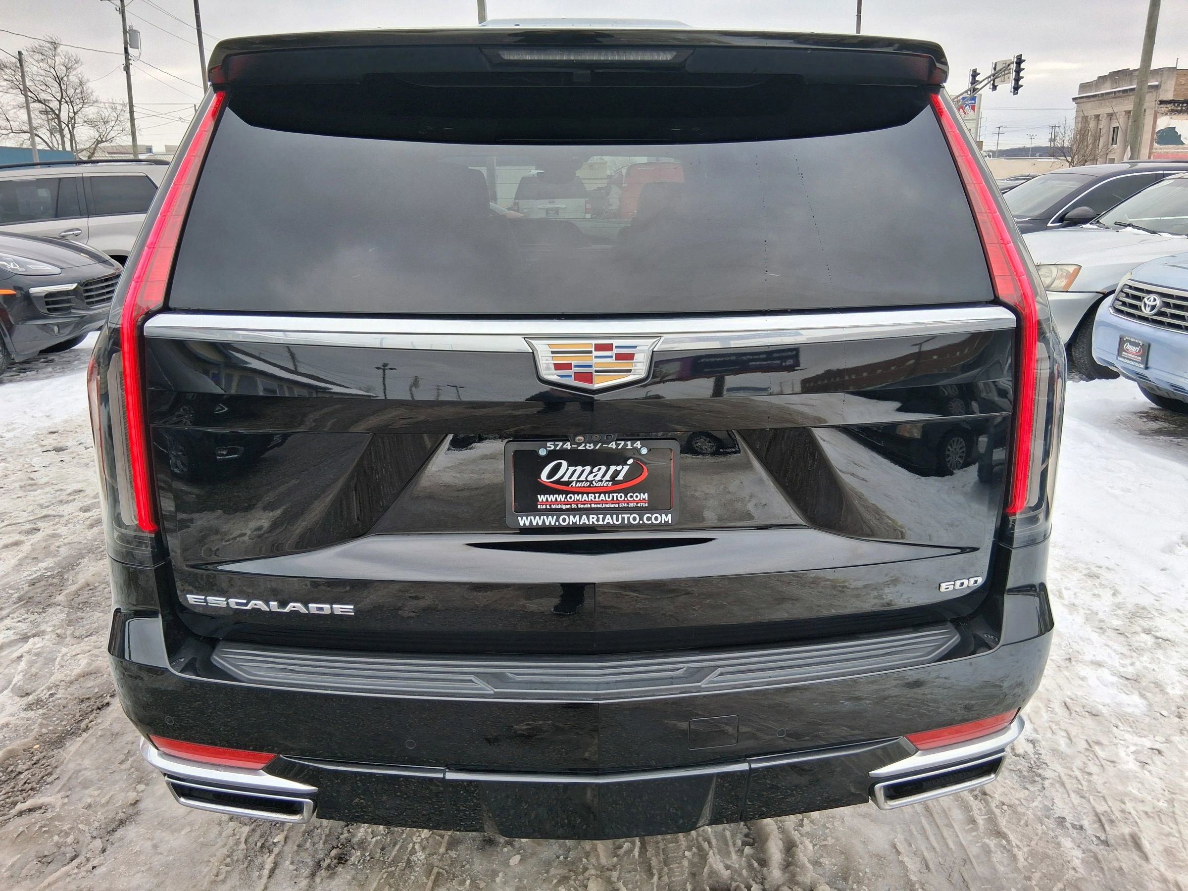 Used 2022 Cadillac Escalade ESV Premium Luxury w/ Performance Package image 10