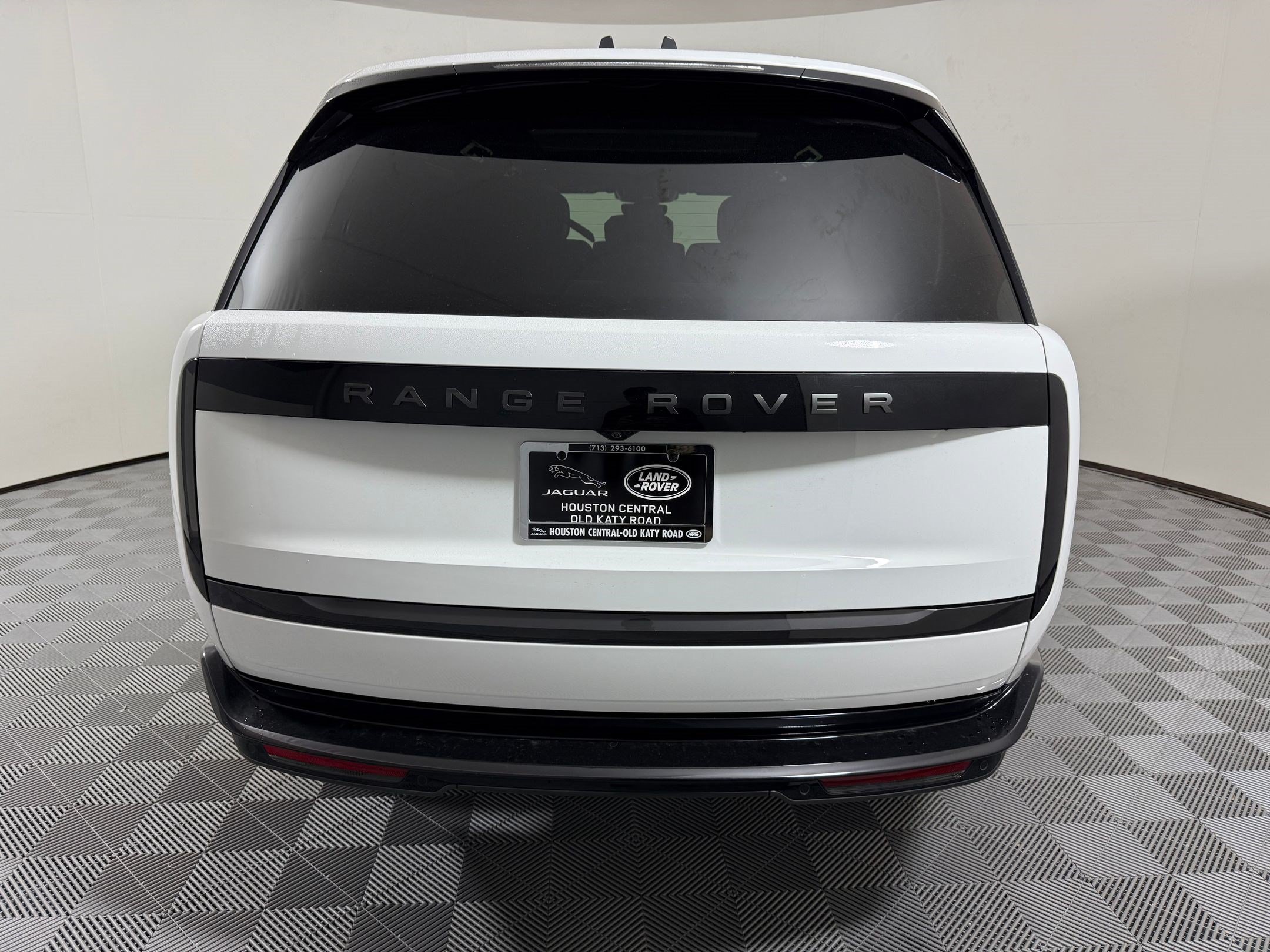 New 2026 Land Rover Range Rover Long Wheelbase SE AWD/4WD image 10