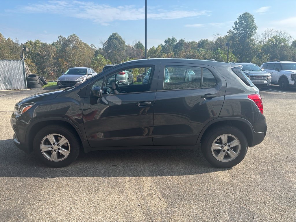 Used 2019 Chevrolet Trax LS AWD/4WD image 4