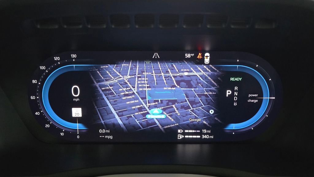 Certified 2025 Volvo XC90 T8 Plus image 28