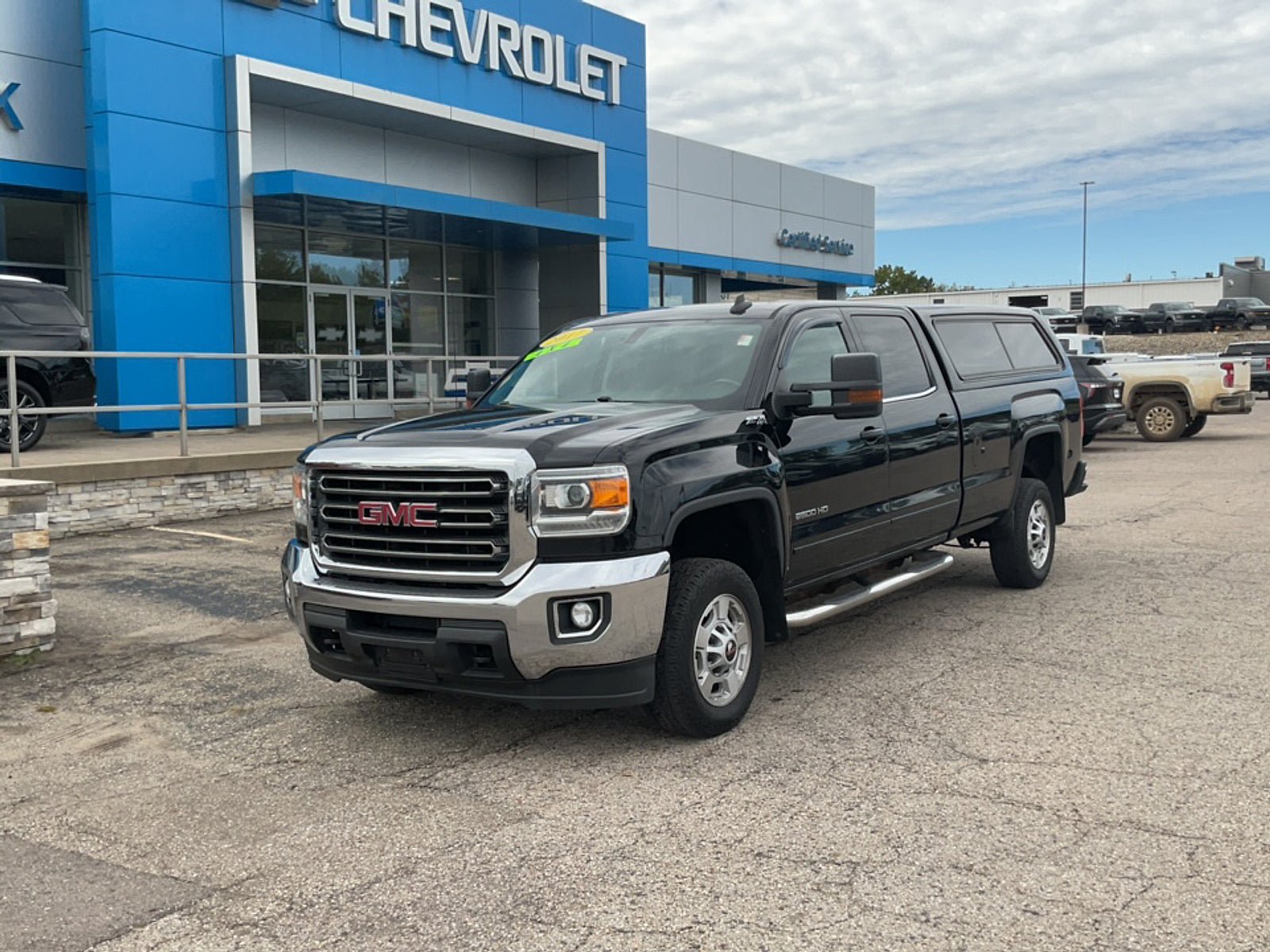 Used 2017 GMC Sierra 2500 SLE w/ Suspension Package, Off-Road AWD/4WD image 1