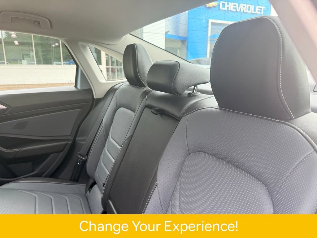 Used 2025 Volkswagen Jetta SEL FWD image 20