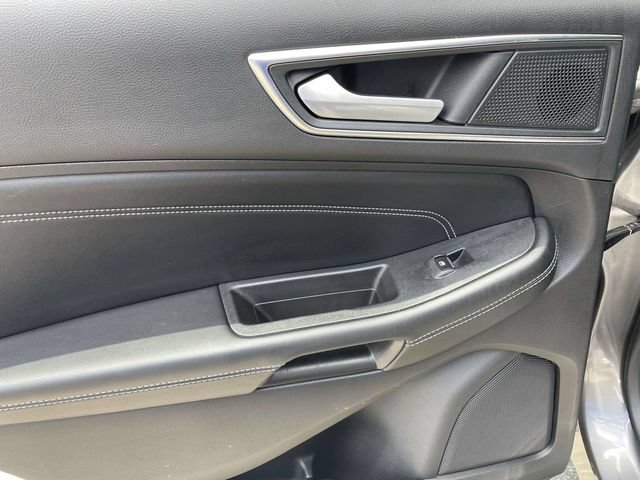 Used 2021 Ford Edge Titanium w/ Equipment Group 301A FWD image 15