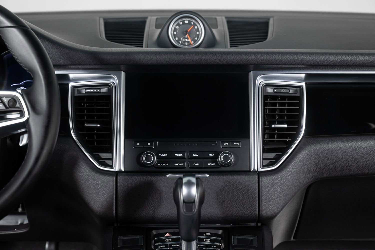 Used 2018 Porsche Macan image 36