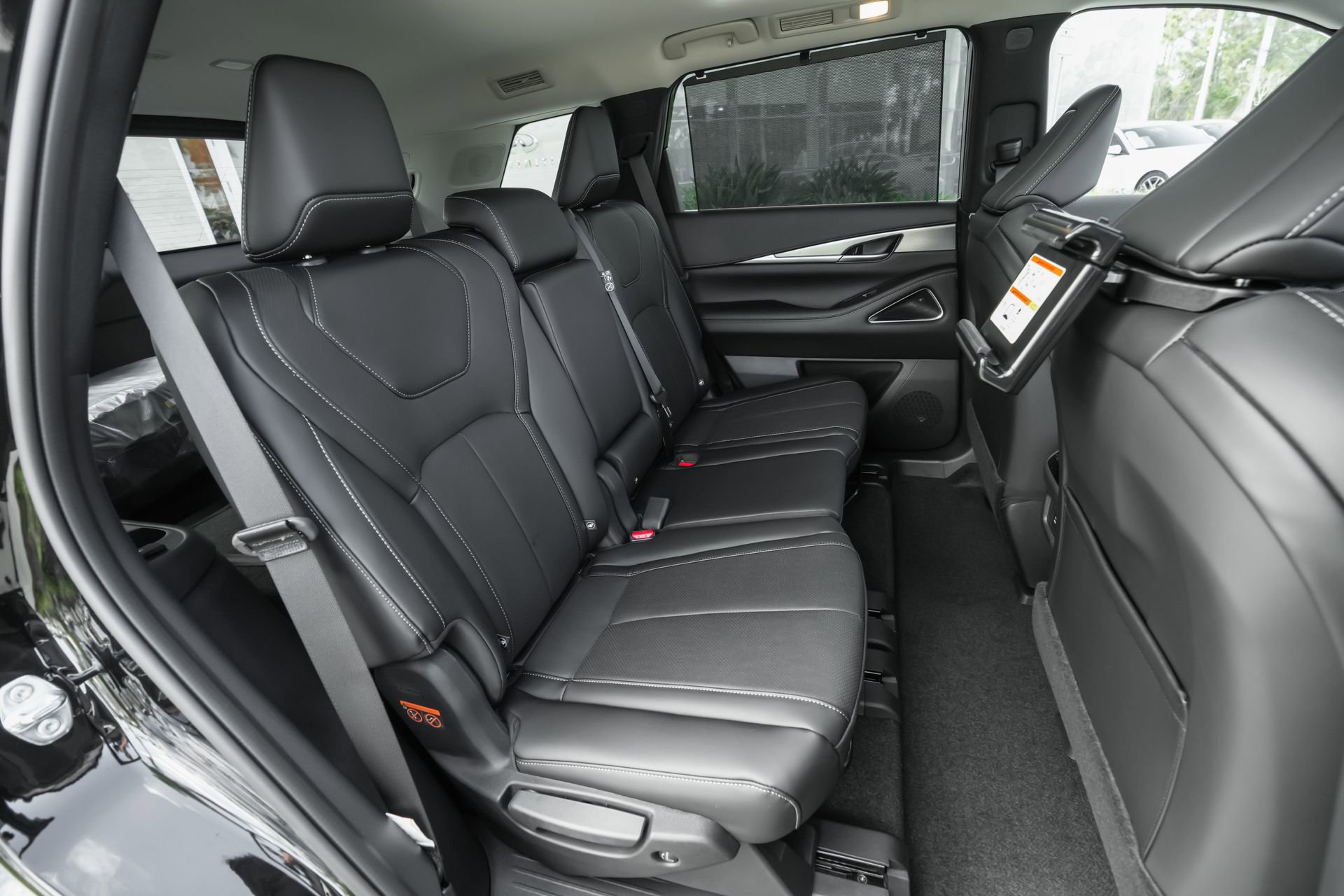 New 2026 INFINITI QX60 Luxe w/ Family Package image 28