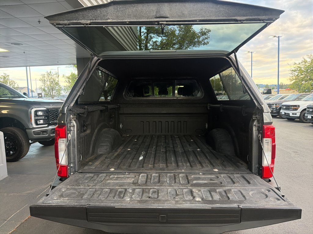 Used 2017 Ford F250 Lariat w/ Lariat Ultimate Package AWD/4WD image 18