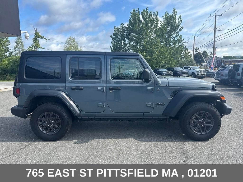 Used 2024 Jeep Wrangler Unlimited Sport AWD/4WD image 9