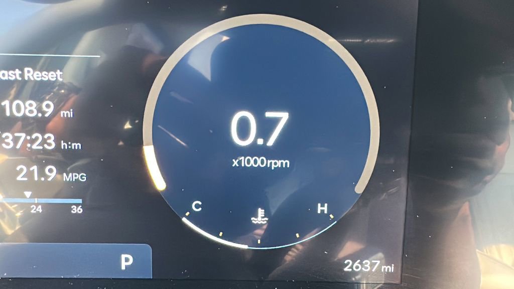 Used 2025 Hyundai Santa Fe Calligraphy w/ Tow & Go Package image 18