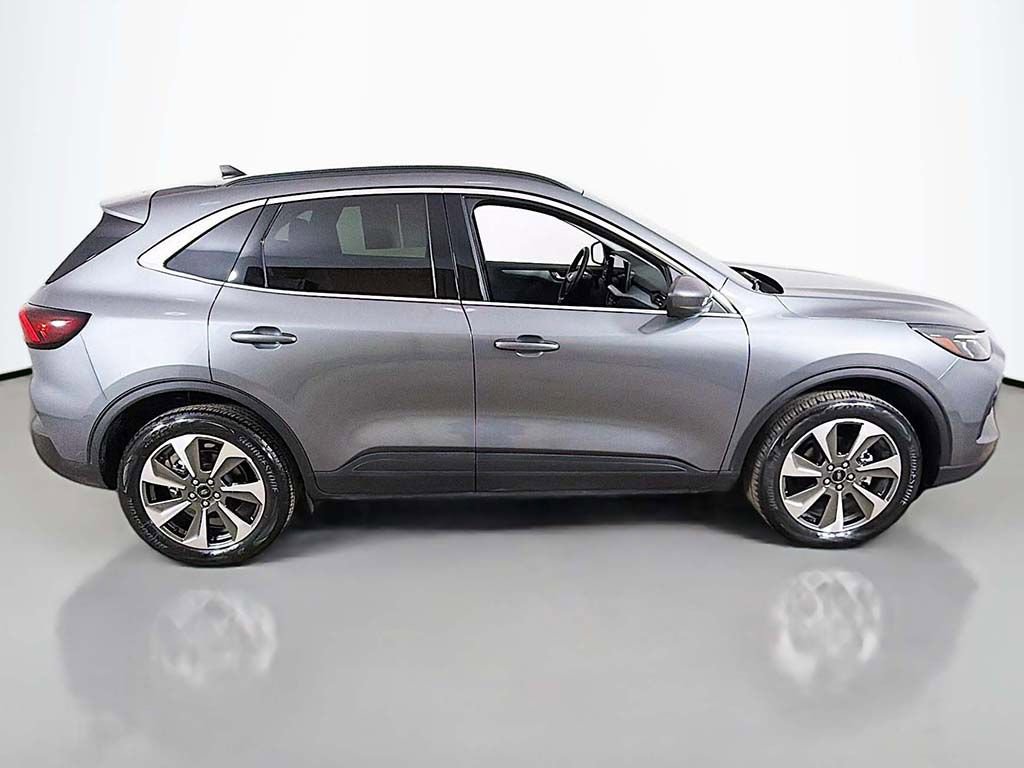 Used 2024 Ford Escape Platinum image 13