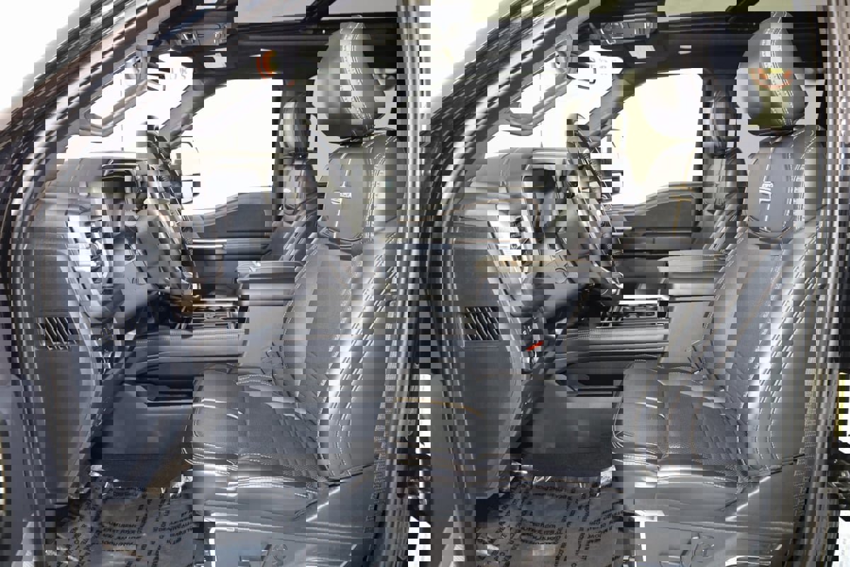 Used 2024 Ford F350 Platinum image 13