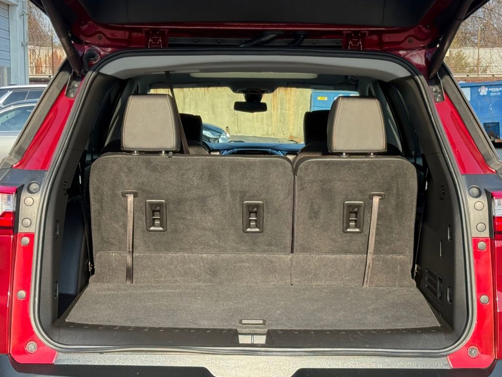 Used 2021 Chevrolet Traverse RS image 28