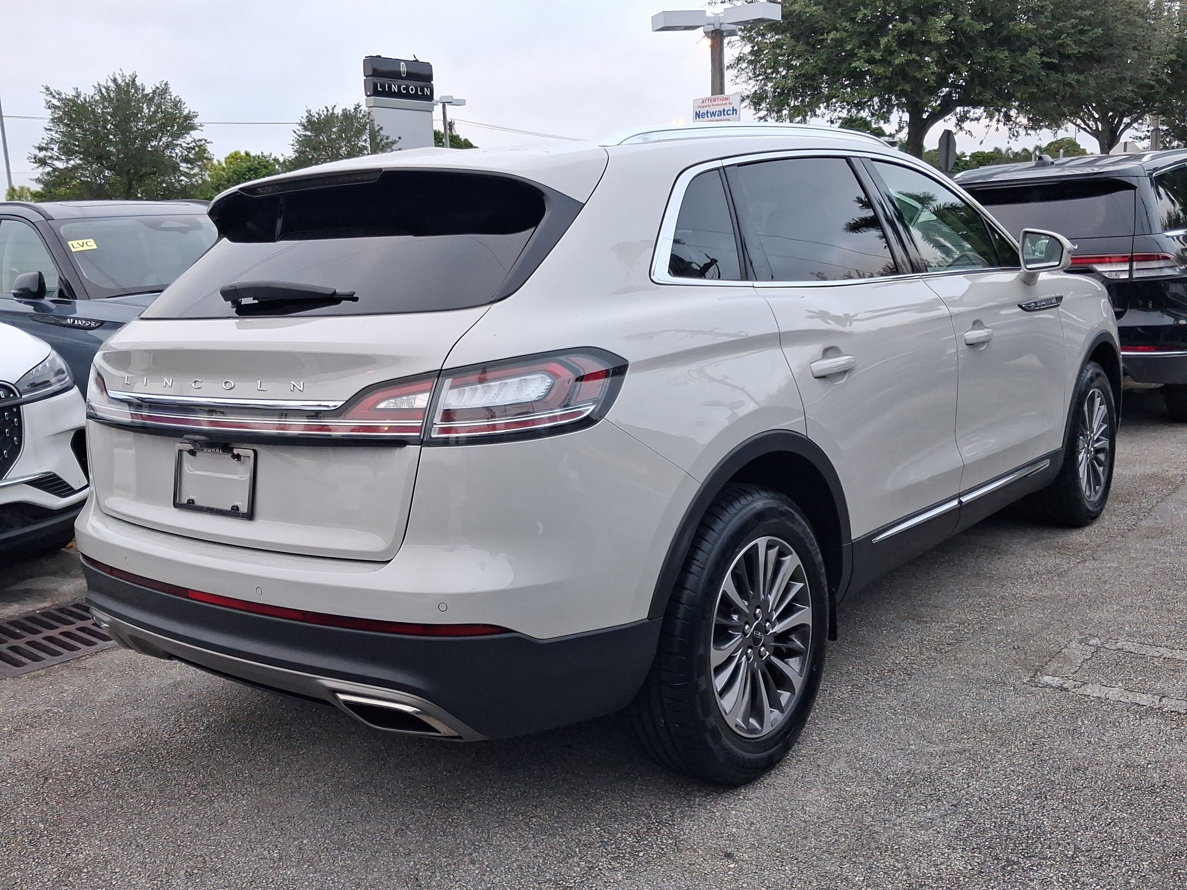 Certified 2023 Lincoln Nautilus FWD w/ Premium Package image 4