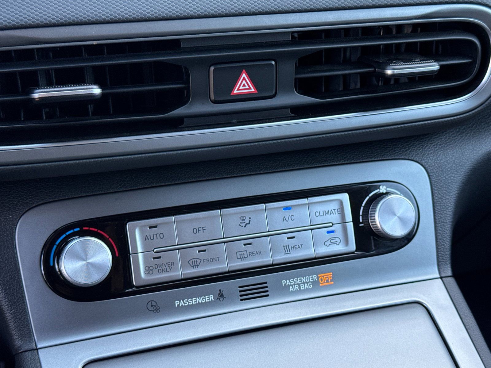 Used 2023 Hyundai Kona SE FWD image 20