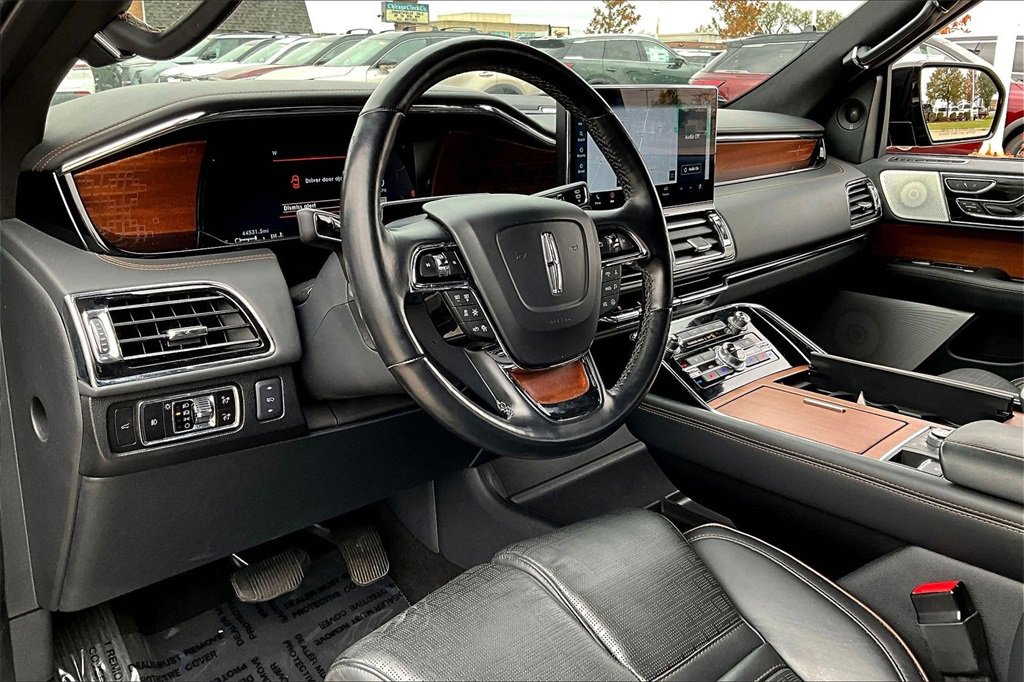 Used 2023 Lincoln Navigator Black Label image 16