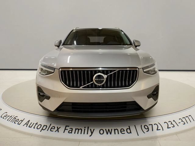 Used 2025 Volvo XC40 B5 Plus AWD/4WD image 8