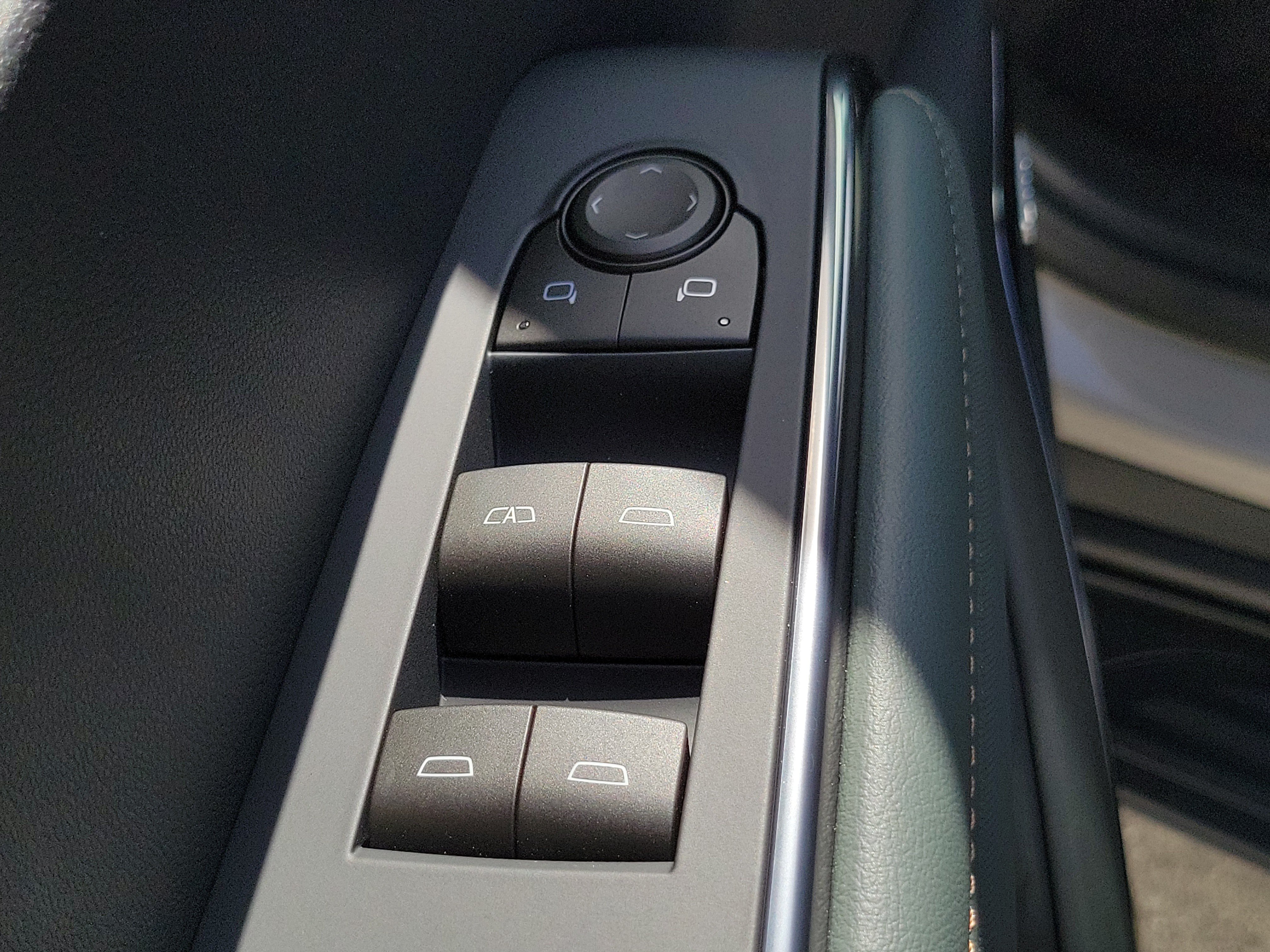 New 2026 GMC Acadia AT4 w/ LPO, Adventure Package AWD/4WD image 21