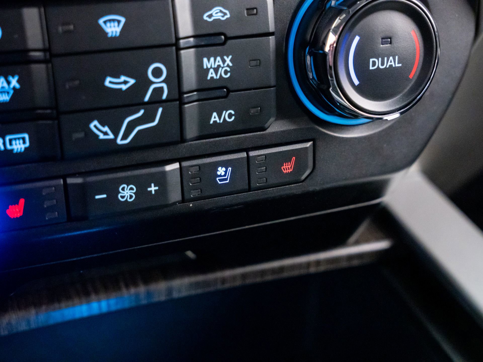 Used 2021 Ford F250 Lariat w/ Lariat Value Package image 29