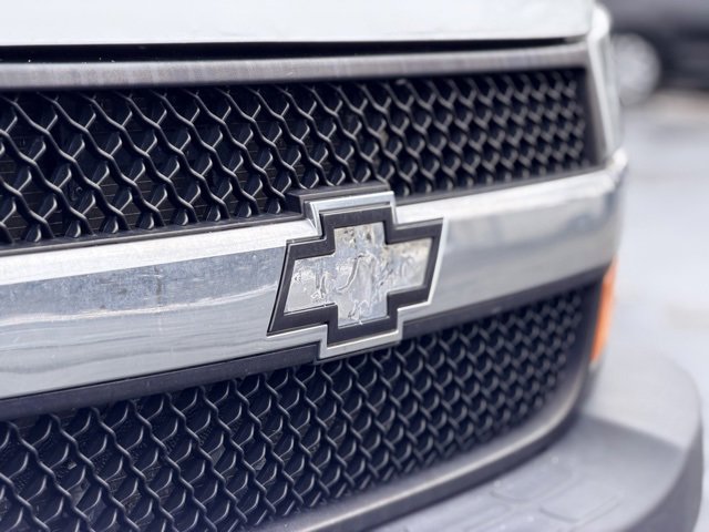 Used 2017 Chevrolet Express 2500 image 17