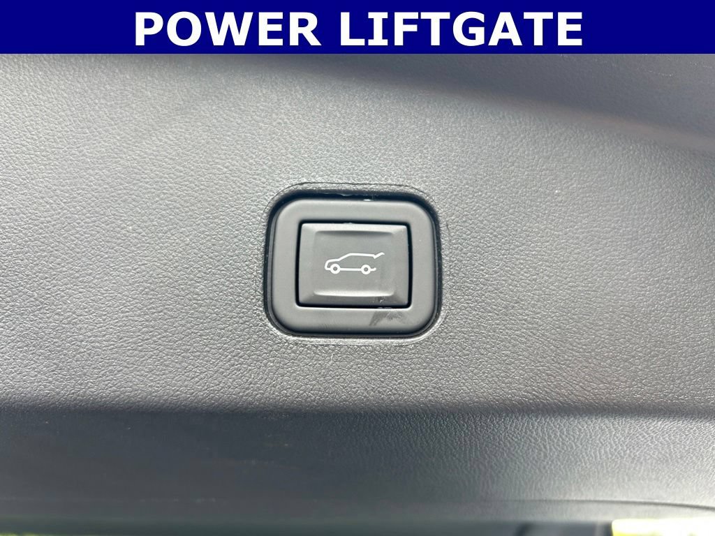 Used 2025 Cadillac Lyriq Sport RWD image 17