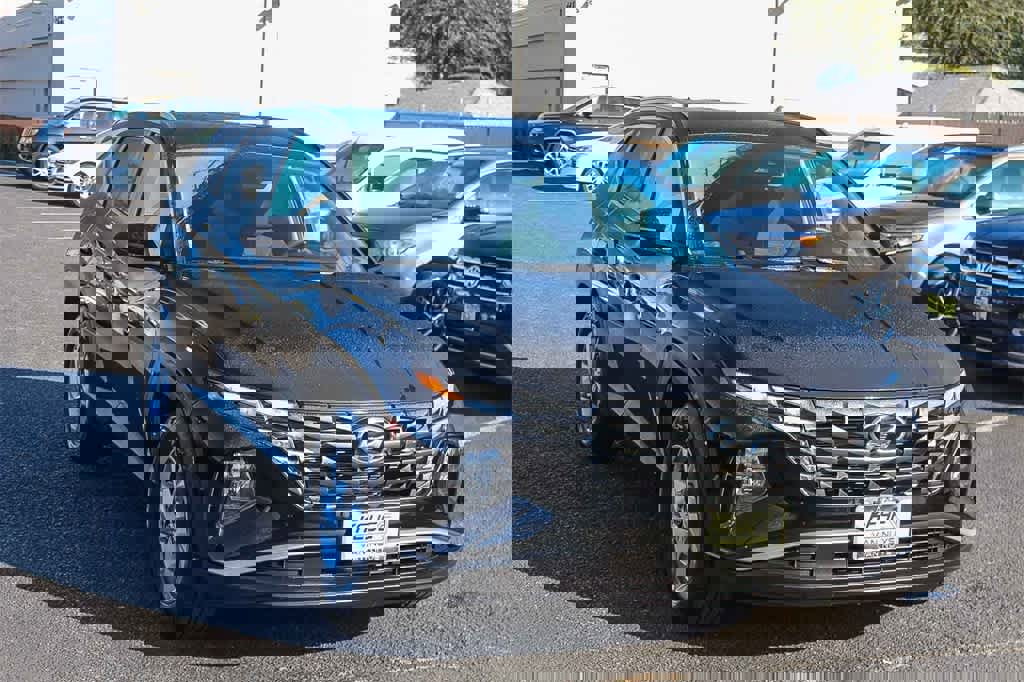 Certified 2022 Hyundai Tucson SEL w/ Cargo Package image 3