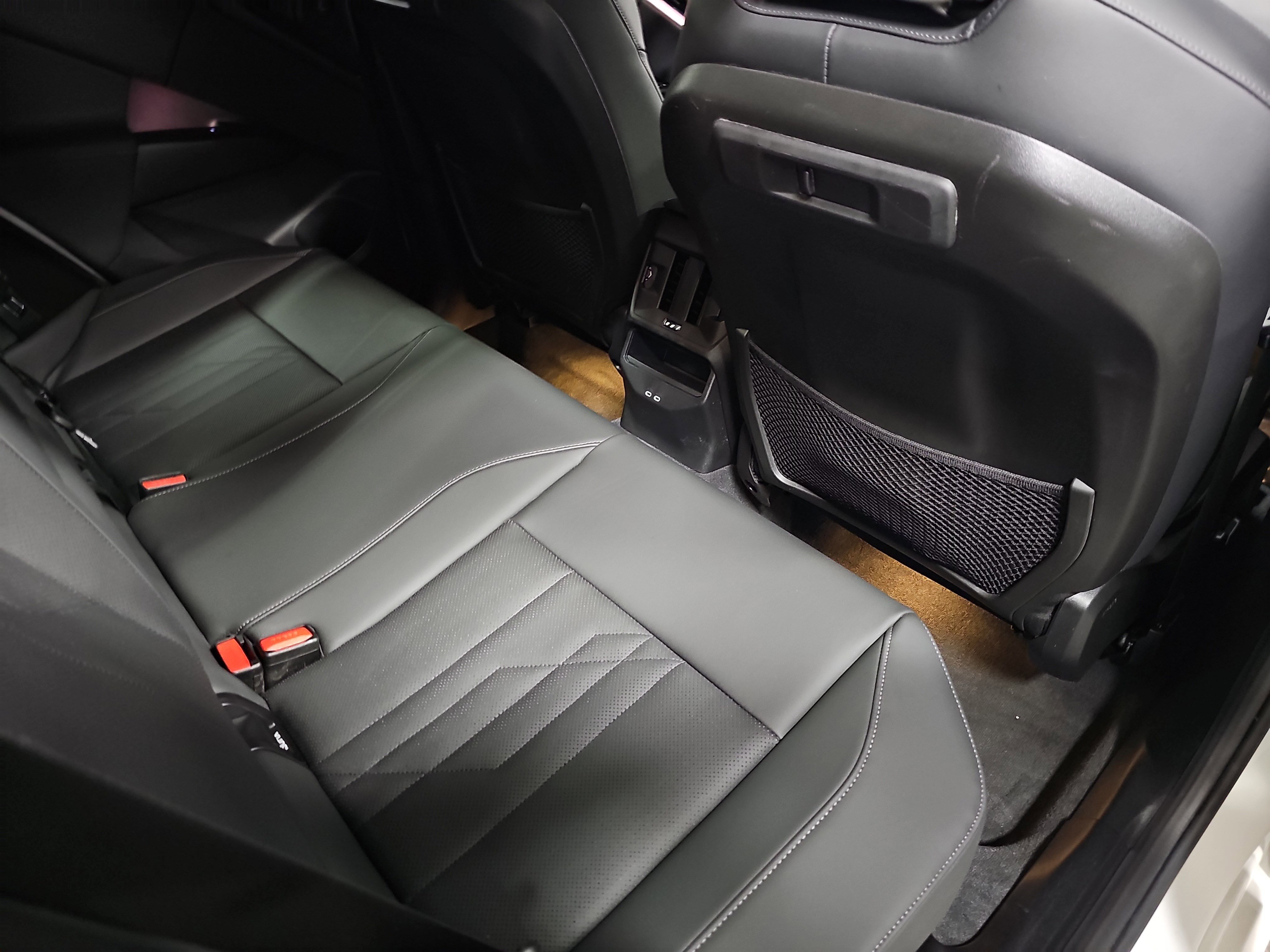 Certified 2025 BMW X3 xDrive30i w/ M Sport Package image 12