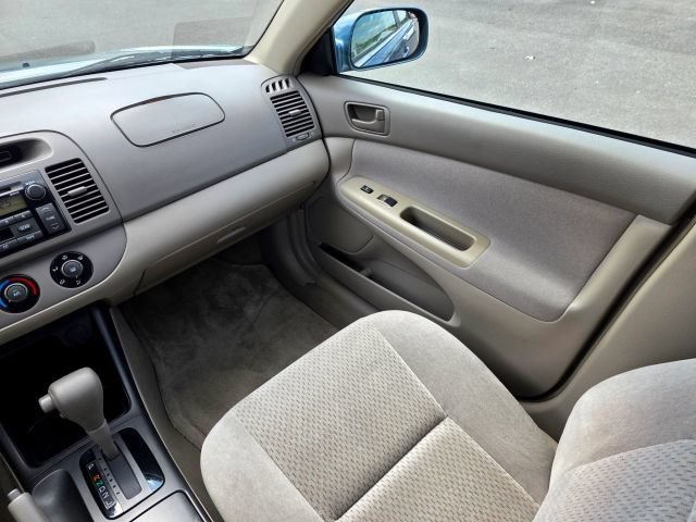 Used 2004 Toyota Camry FWD image 38