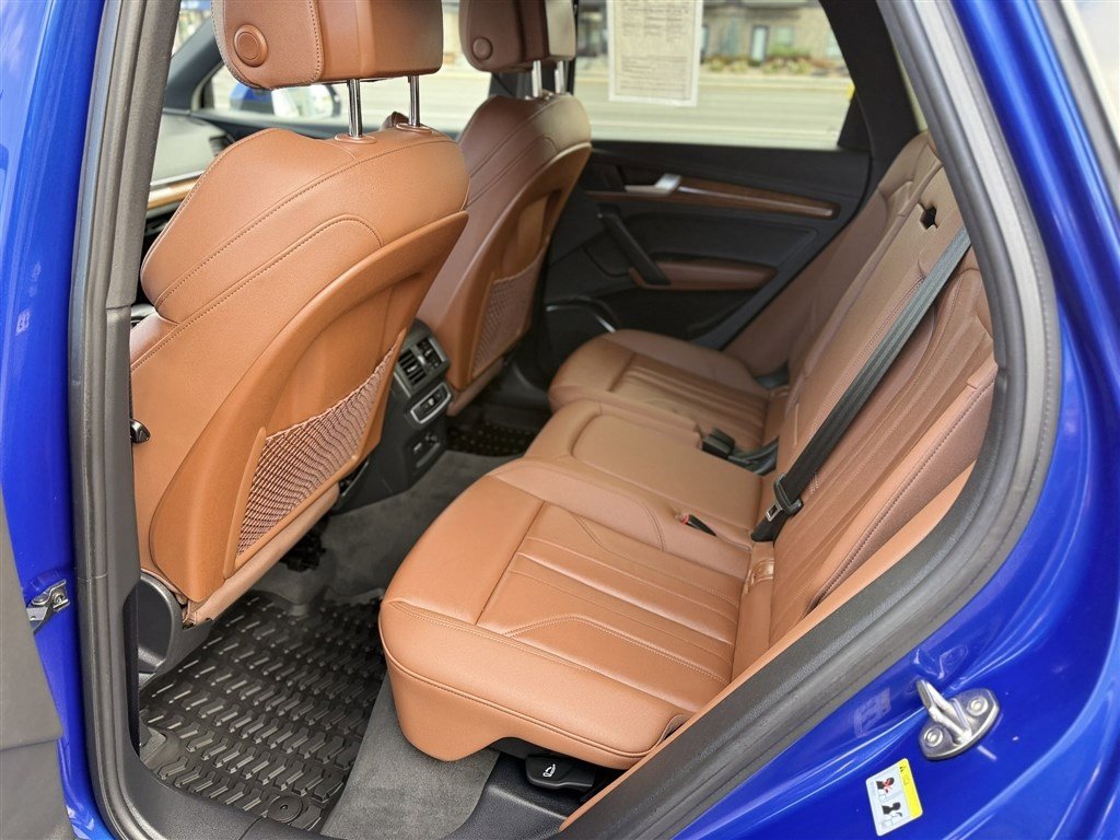 Used 2022 Audi Q5 e Premium w/ Convenience Package image 20