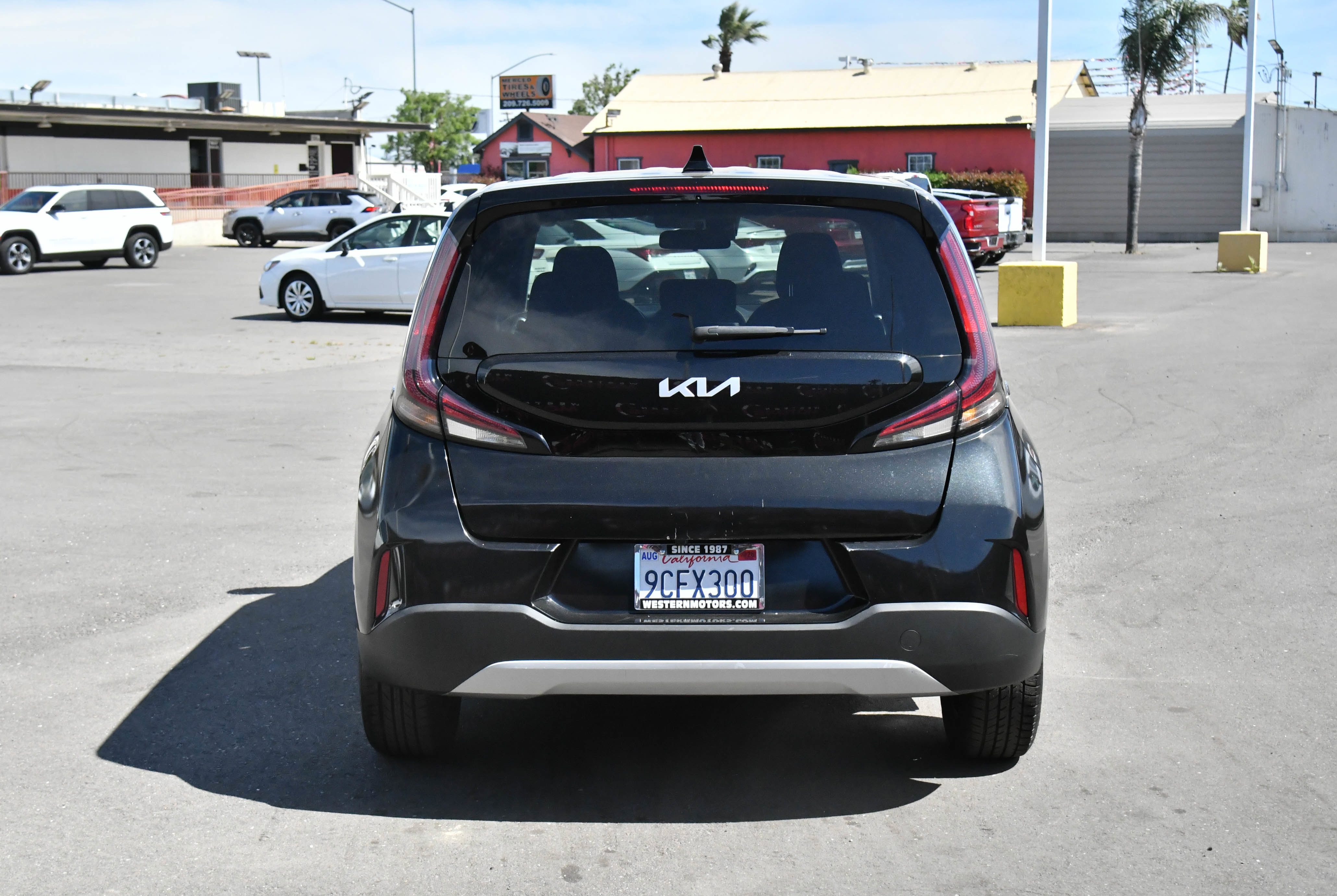 Used 2023 Kia Soul LX image 7