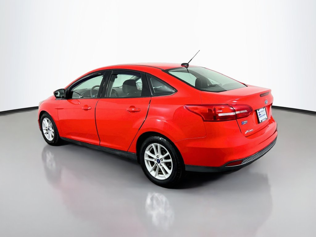 Used 2017 Ford Focus SE w/ Cold Weather Package FWD image 5