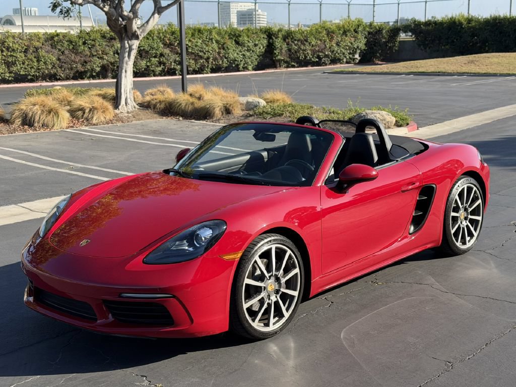 Used 2020 Porsche 718 Boxster RWD image 3