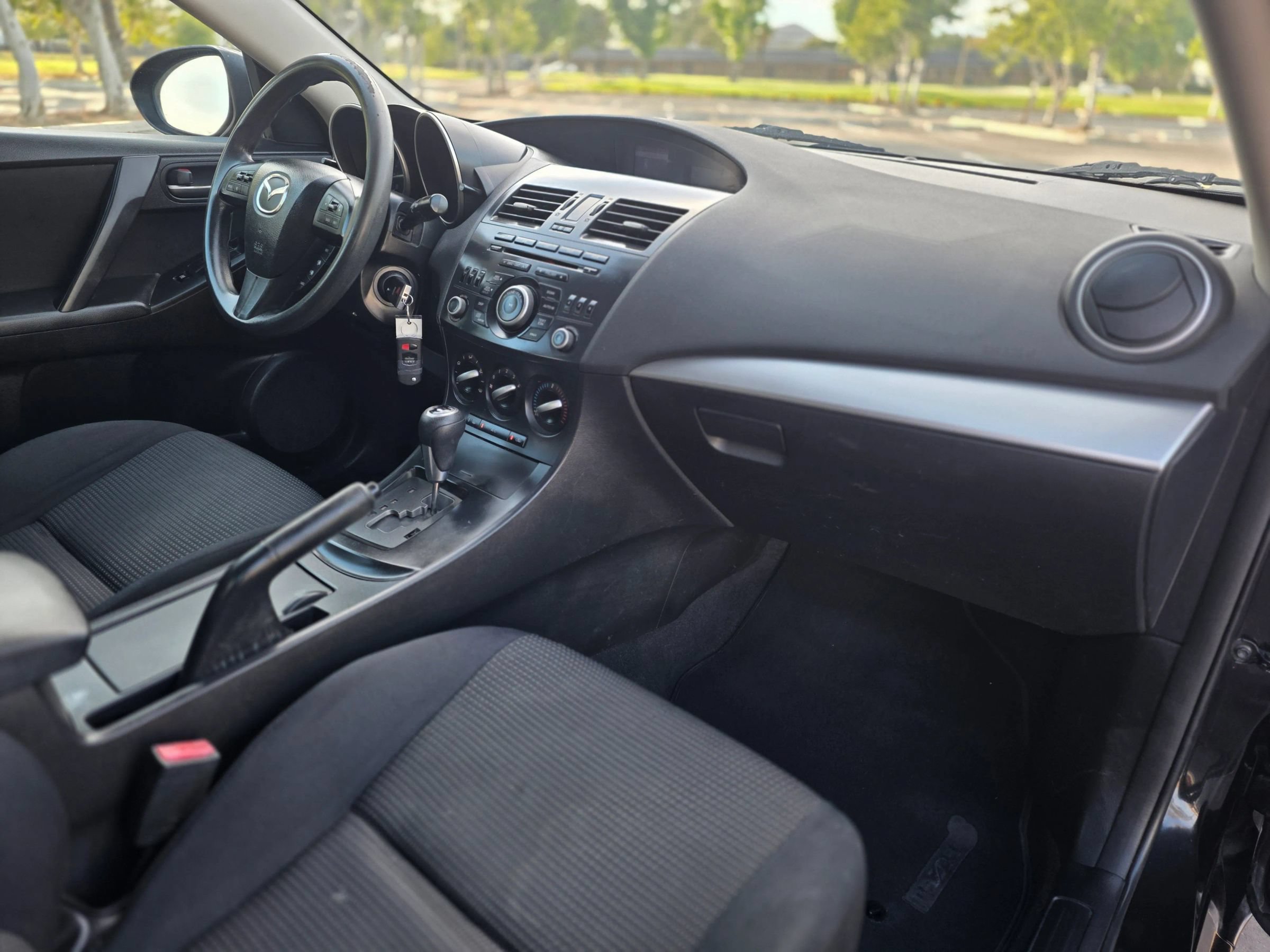 Used 2013 MAZDA MAZDA3 i Sport FWD image 15