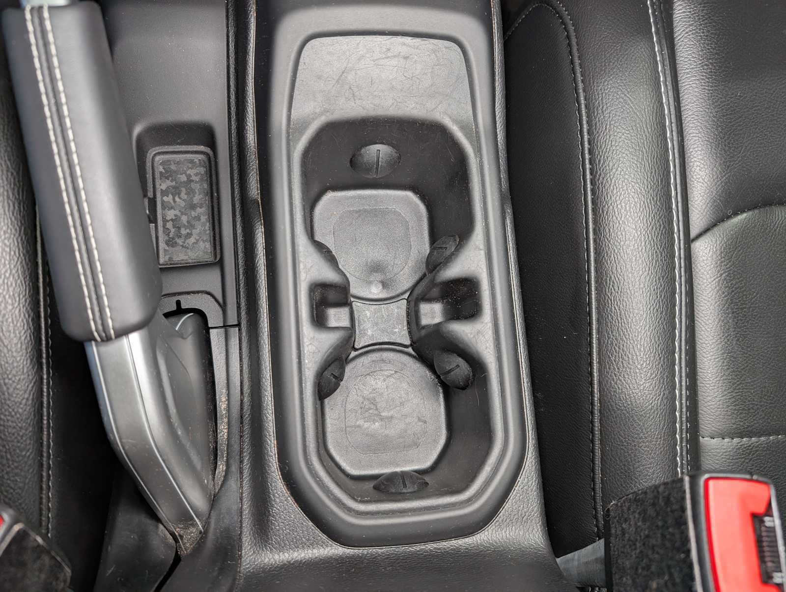 Used 2019 Jeep Wrangler Unlimited Sahara AWD/4WD image 33