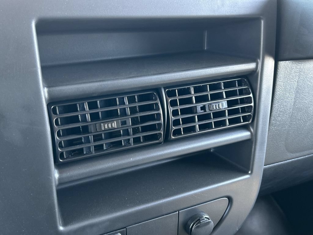 New 2025 GMC Savana 3500 w/ Power Convenience Package RWD image 20