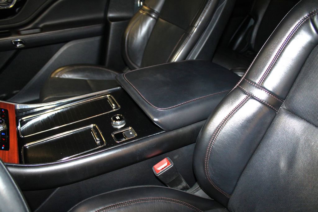 Used 2021 Lincoln Aviator Reserve w/ Equipment Group 201A image 25