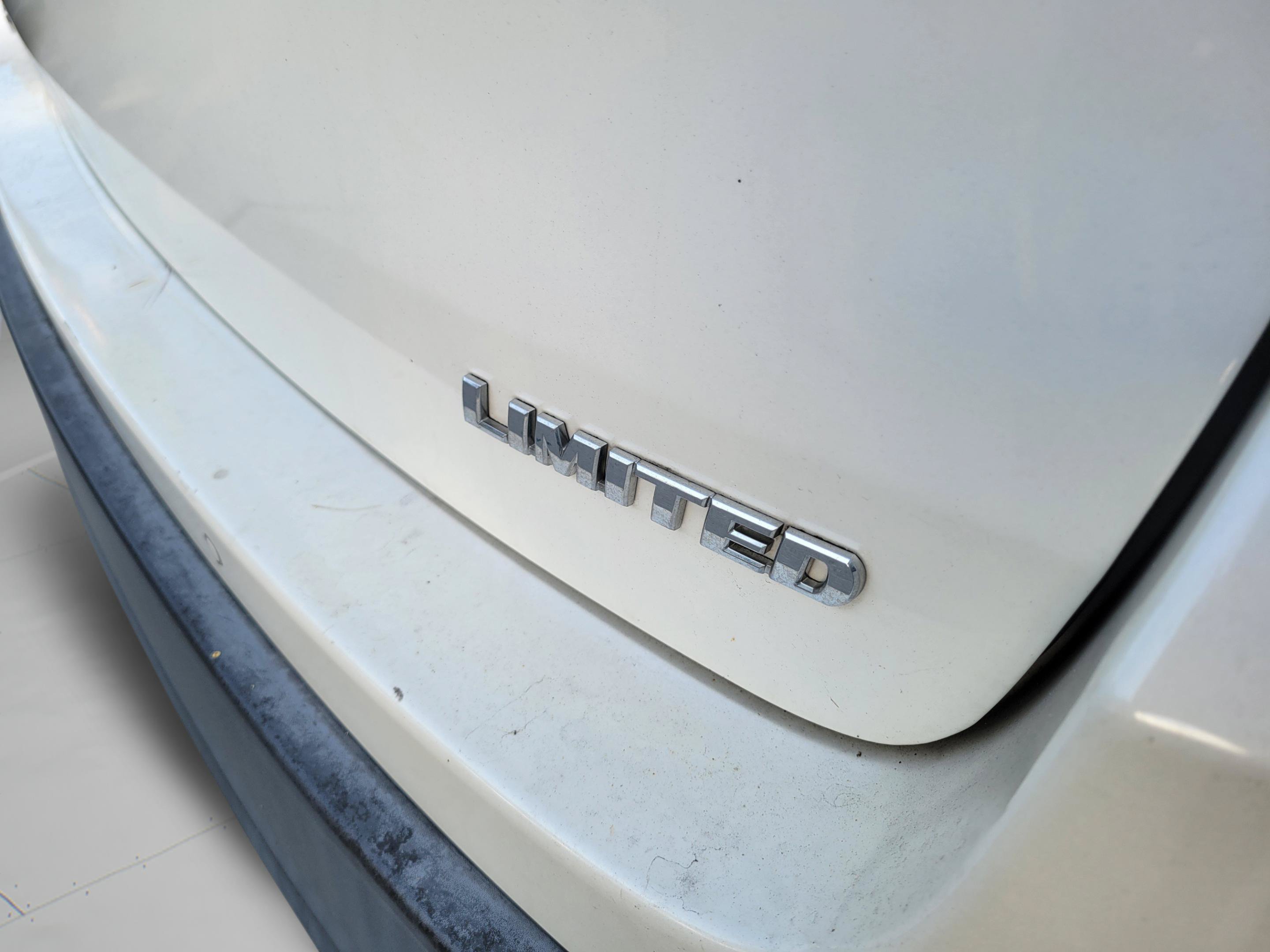 Used 2018 Toyota Highlander Limited Platinum FWD image 30